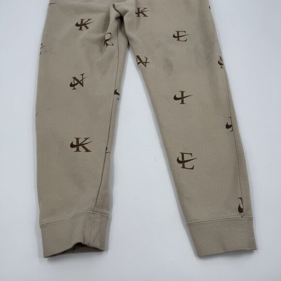 Nike Sports Club Fleece Joggers Mens Medium Logo‎ Print Tan Brown DV9611-206 - Picture 6 of 12